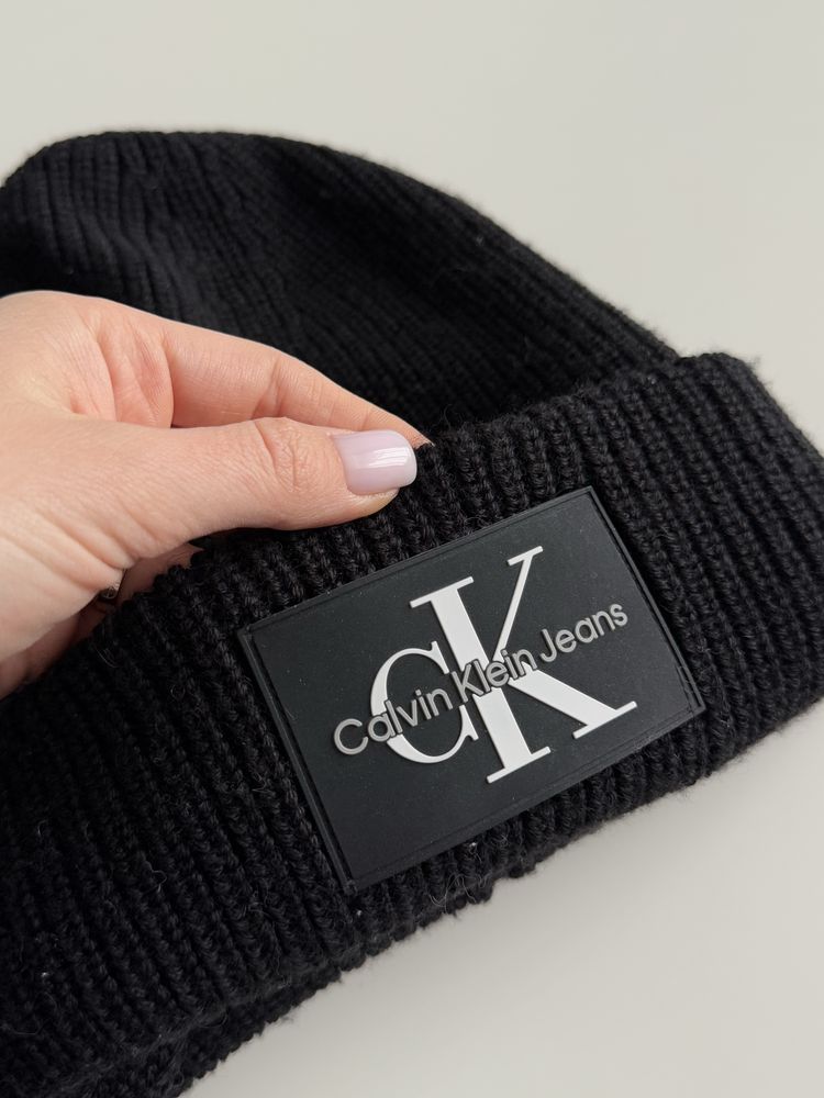 Шапка calvin klein кельвин кляйн
