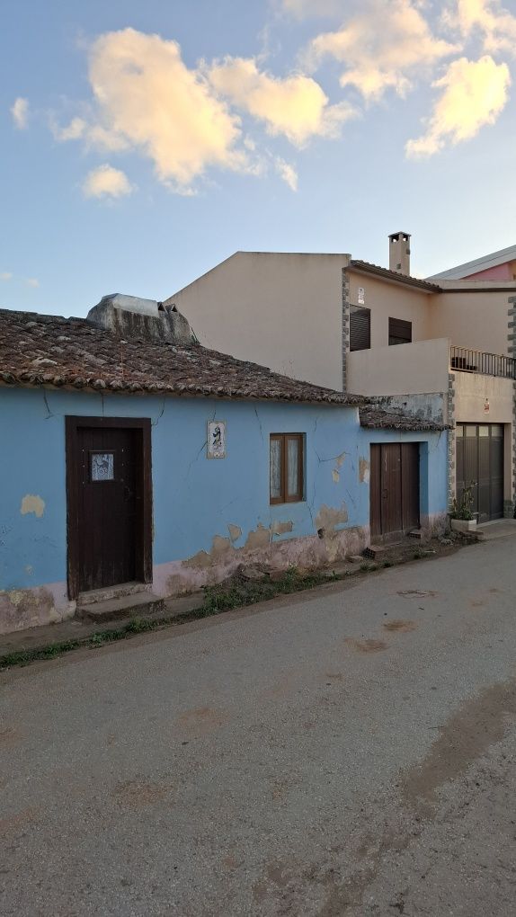 Casa à venda em Famões – Bombarral | 80m² |