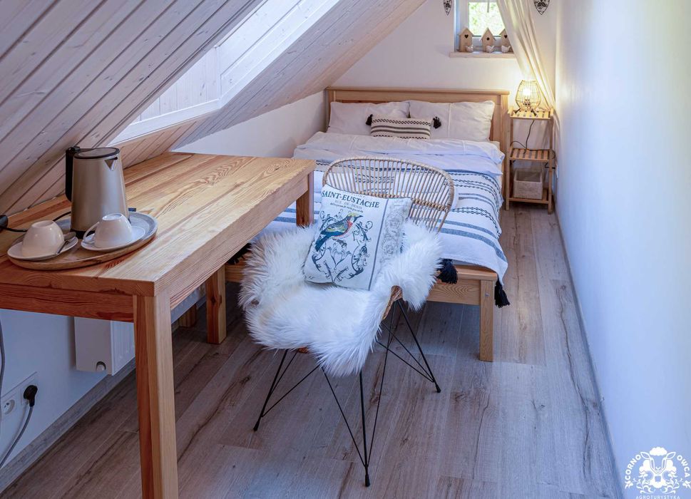 Noclegi z klimatem. Pokoje z łazienkami przy szlaku. Beskid Żywiecki.