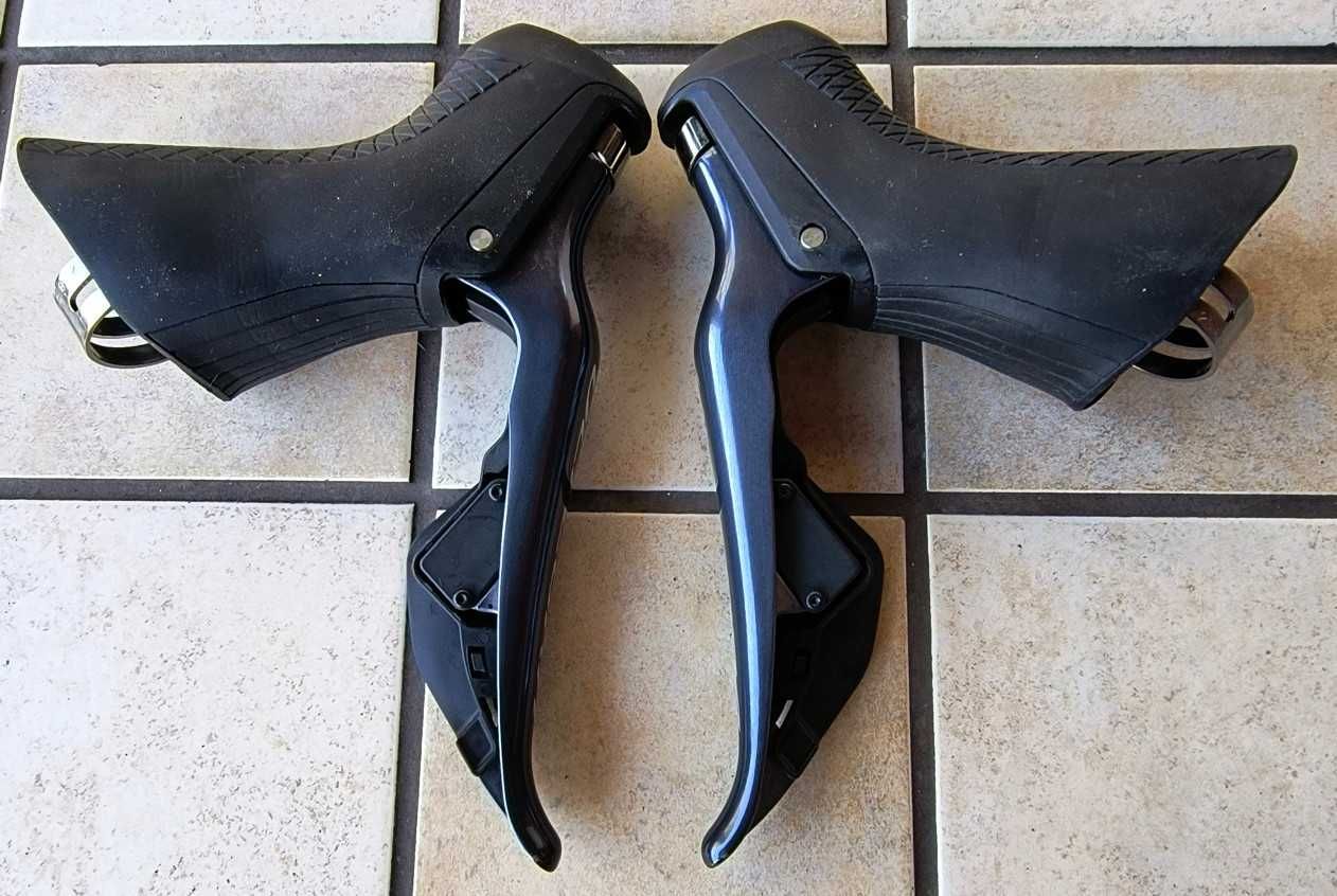 Shimano Ultegra ST-R8050 Di2 Dual Control 2x11 komplet - jak nowe!!!