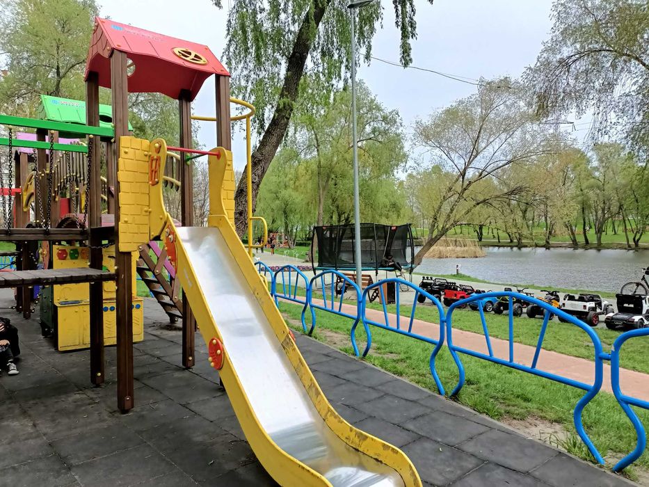 Погодинно, подобово - 3 поверх Маяковського 1 В у парка, для 5 людей!