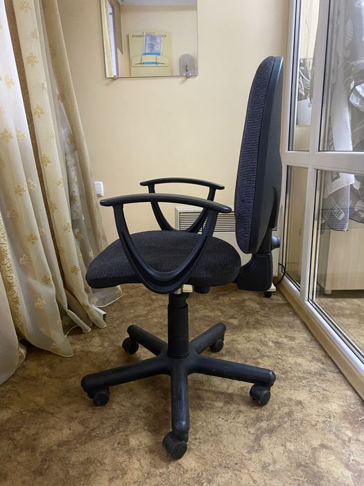 Компʼютерне крісло