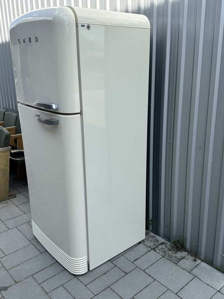 Широкий ретро холодильник Smeg FAB50PS