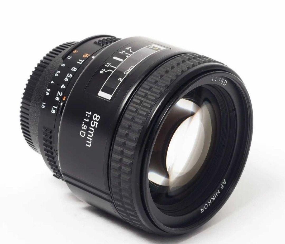 Фотоаппарат nikon d7200 +обьективы