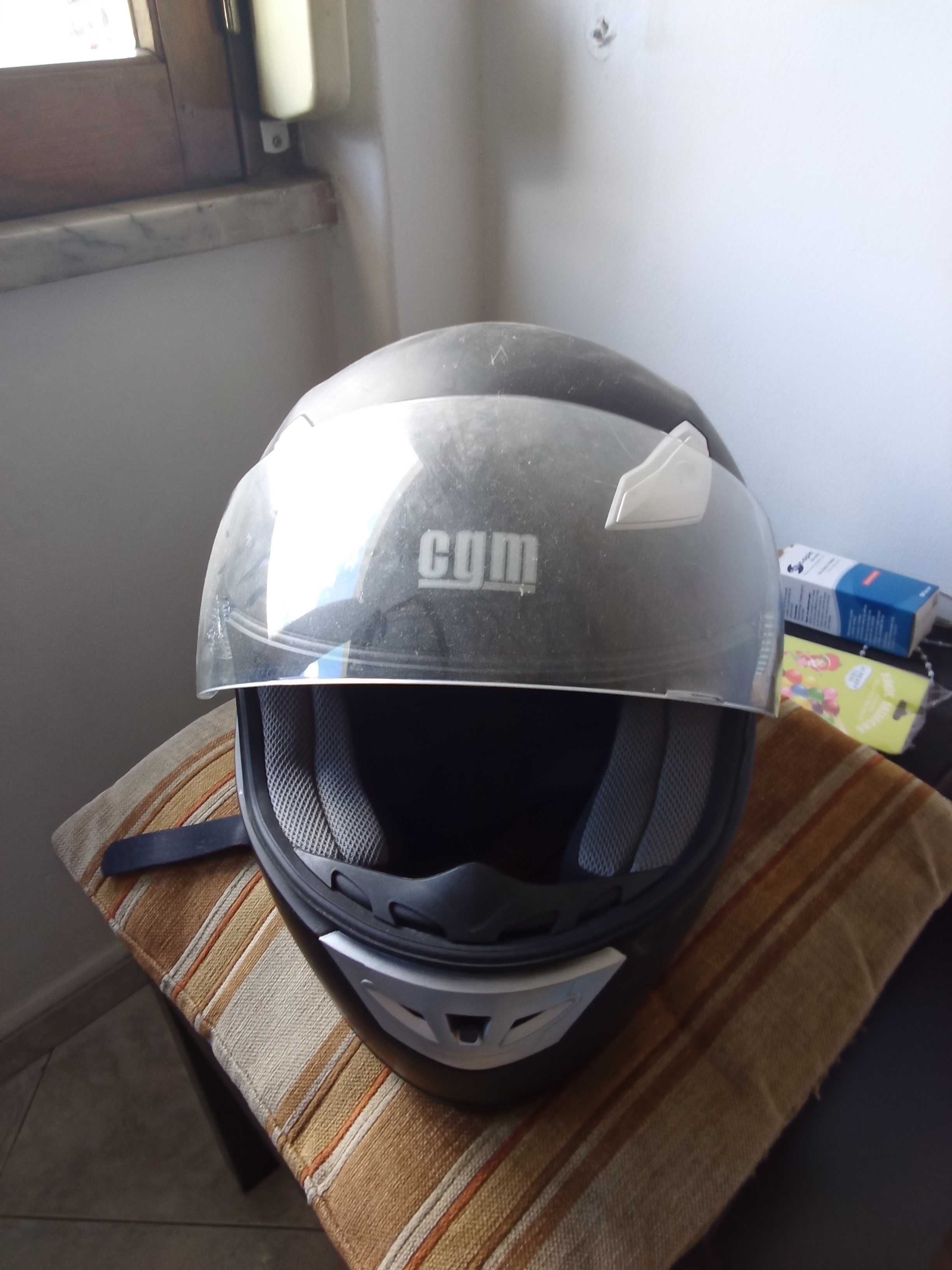 Capacete usado CGM