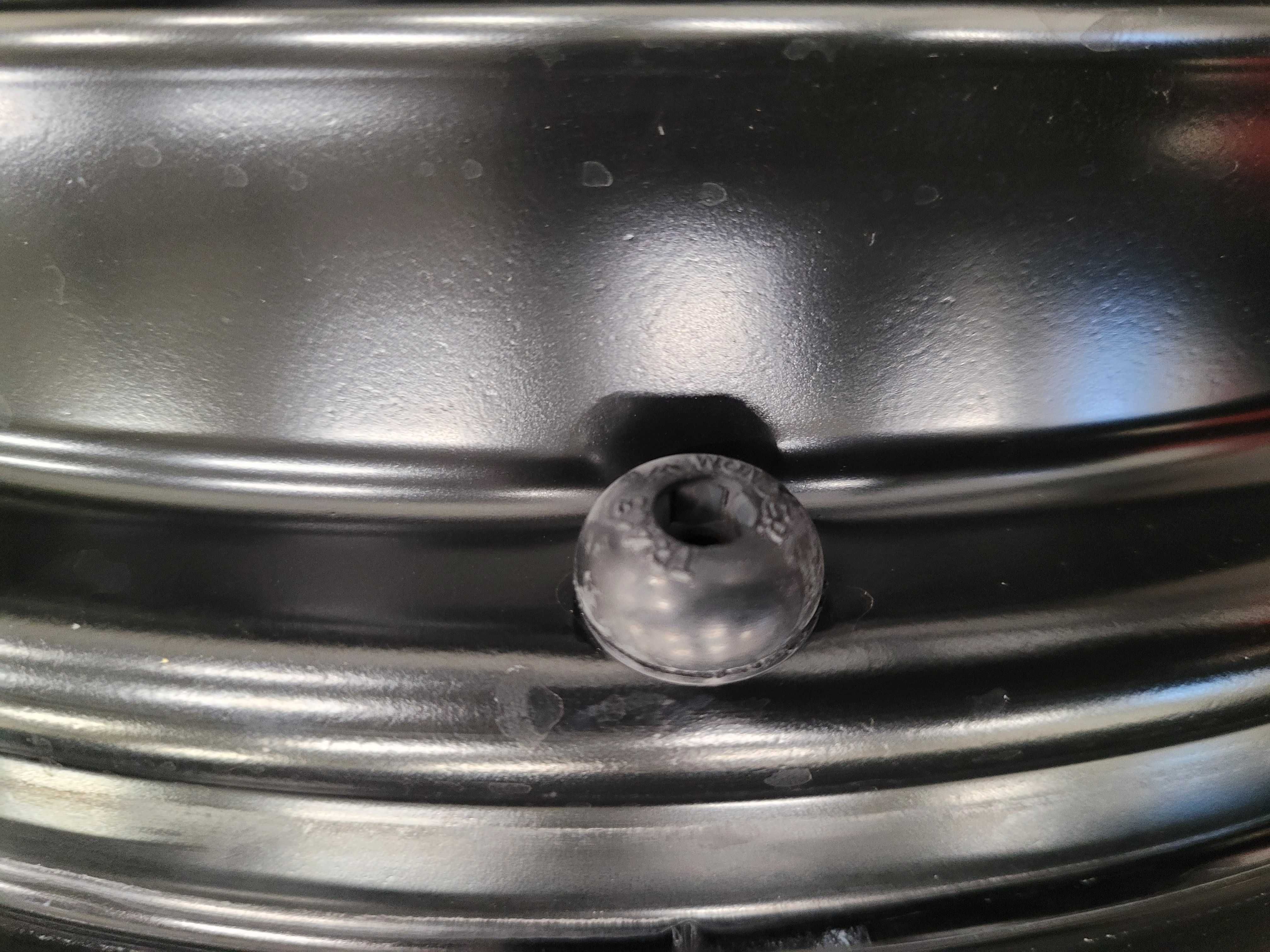 felgi stalowe strukturalne opel 5 x110 komplet r 16   kołpaki
