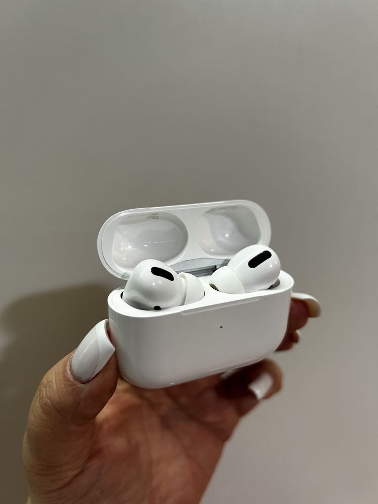 Наушники Apple AirPods Pro