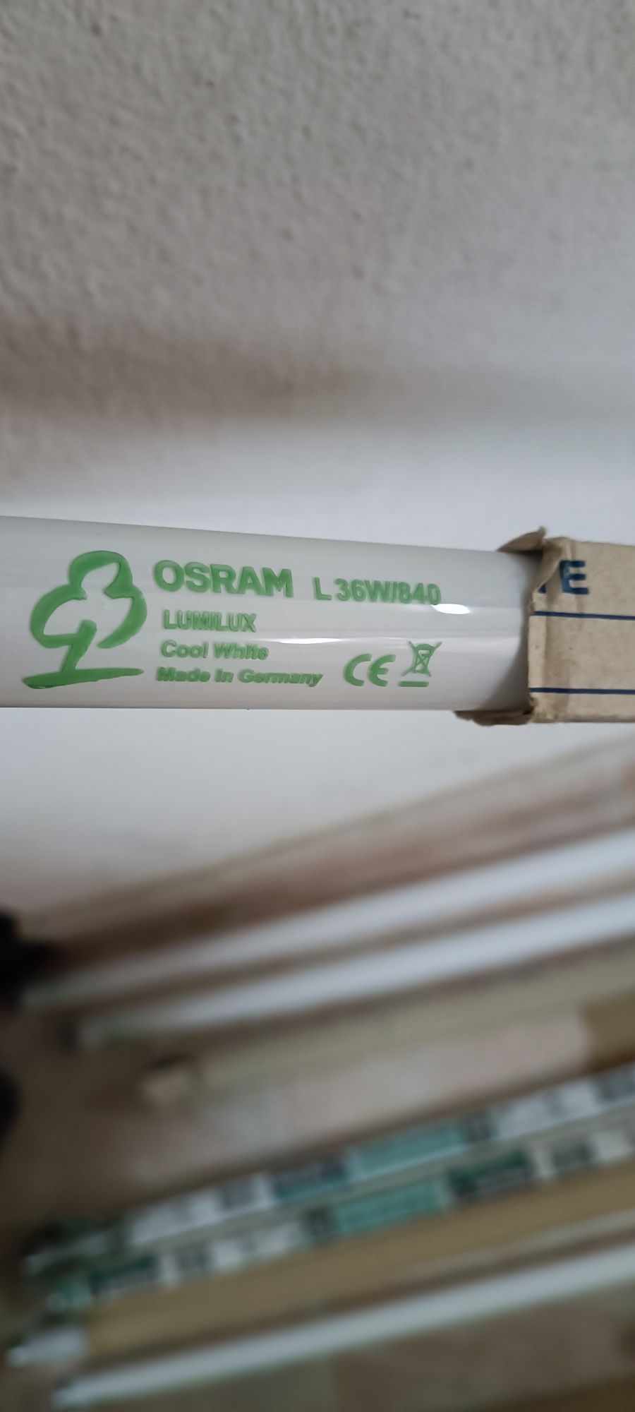 Lâmpada fluorescente OSRAM 36w 830 e 827 de 1.20 metro