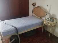 Cama  e  mesa ...
