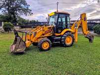 Retroescavadora jcb