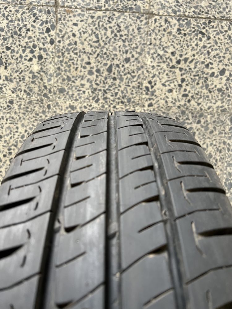 Pneus semi-novos 195/70R15C