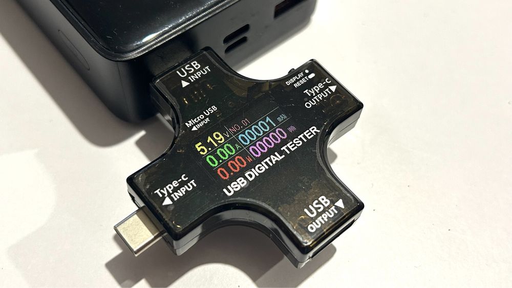 Тестер USB Atorch J7-C с графиком