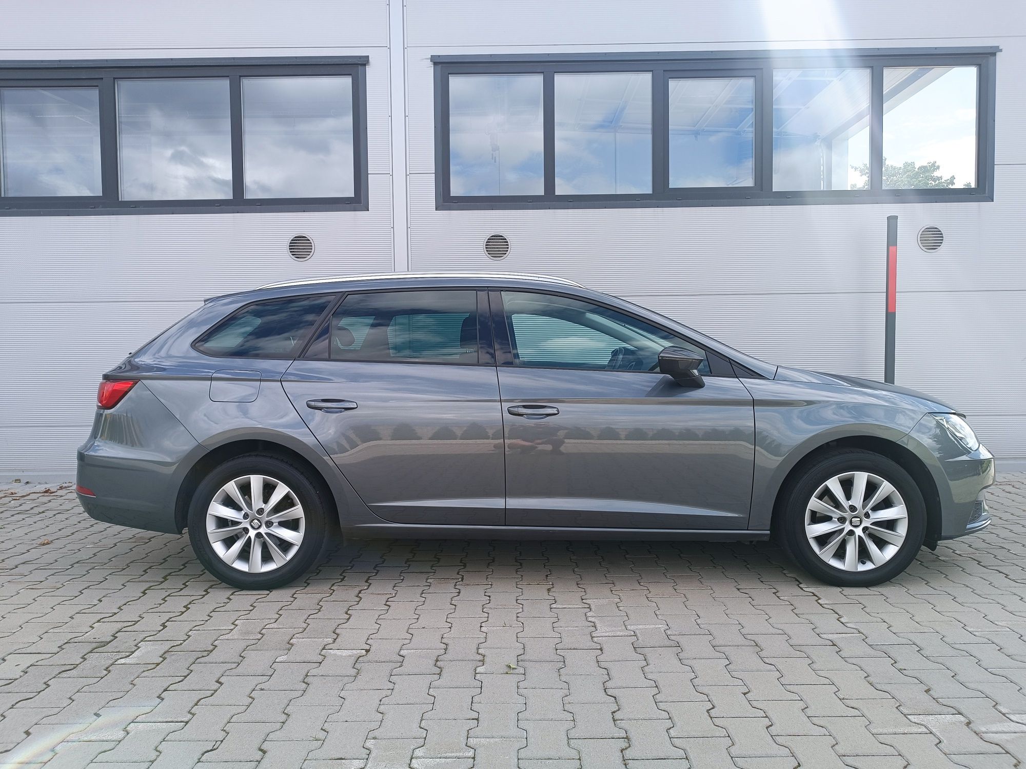 Seat Leon ST 2018r 1.6 TDI 115km*DSG*Ledy*Radar*PDC*Navi*Zarejstrowany