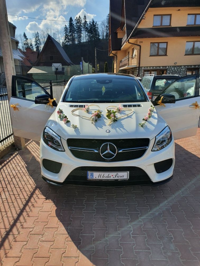 Samochód do ślubu Mercedes GLE Coupe wersja AMG kolor biala perła