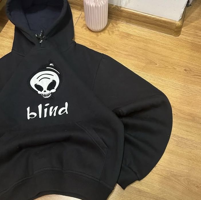 Blind hoodie opium