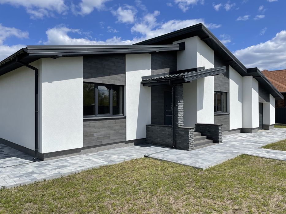 Продам будинок на Спартака біля Дендропарку.