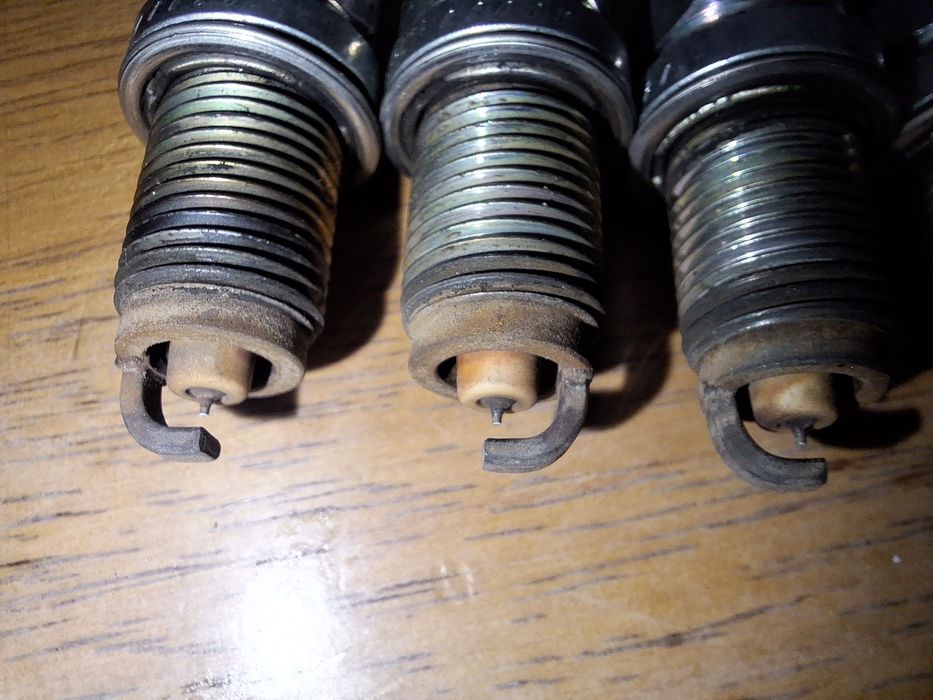 Свічка запалювання NGK IZFR6K-11S