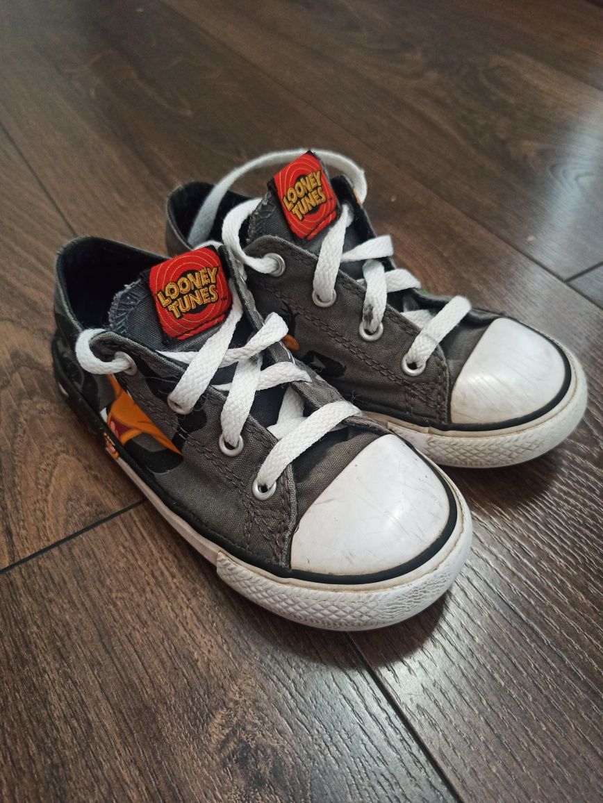 Converse Looney Tunes