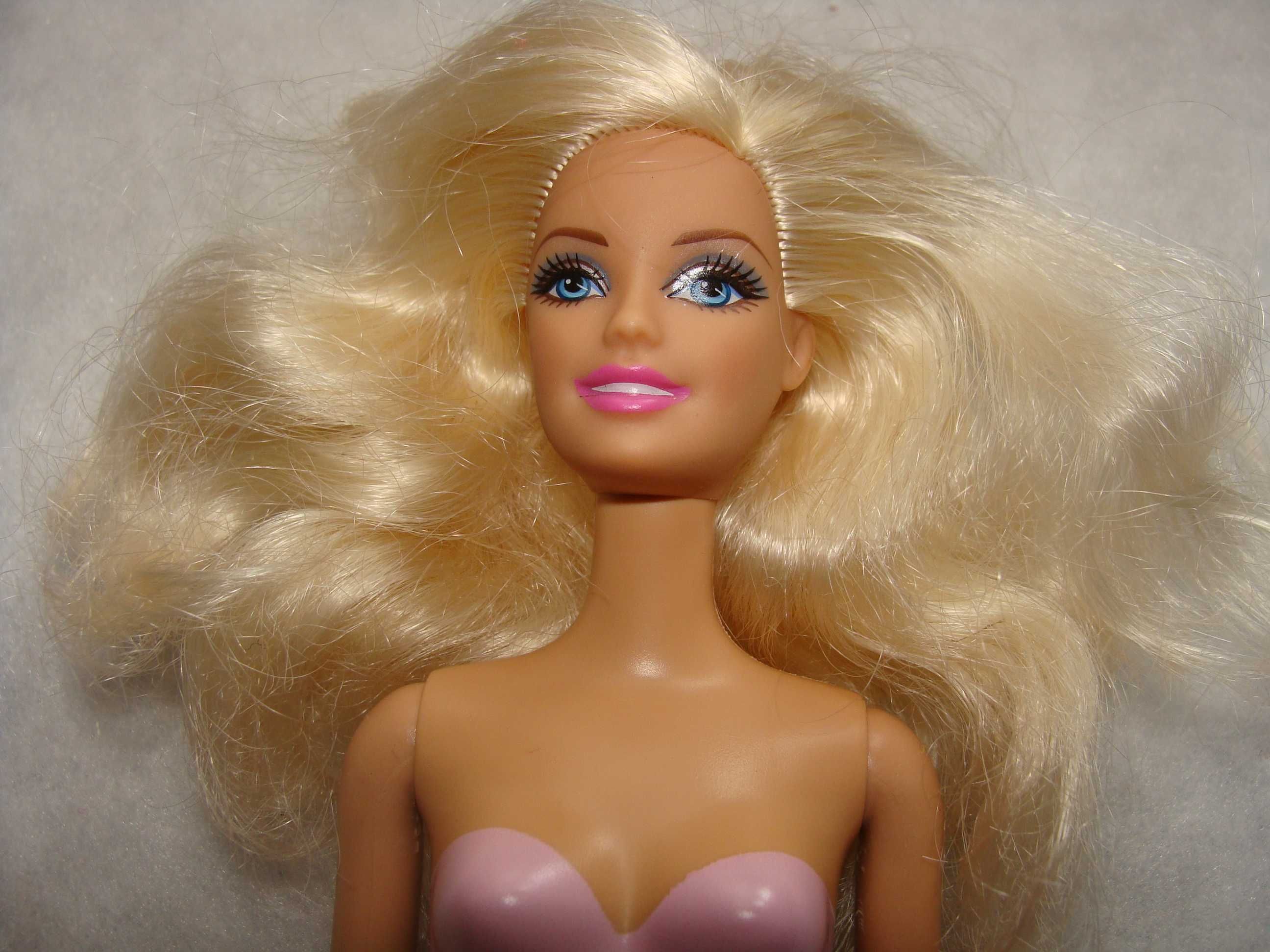 Barbie com corpo Rosa