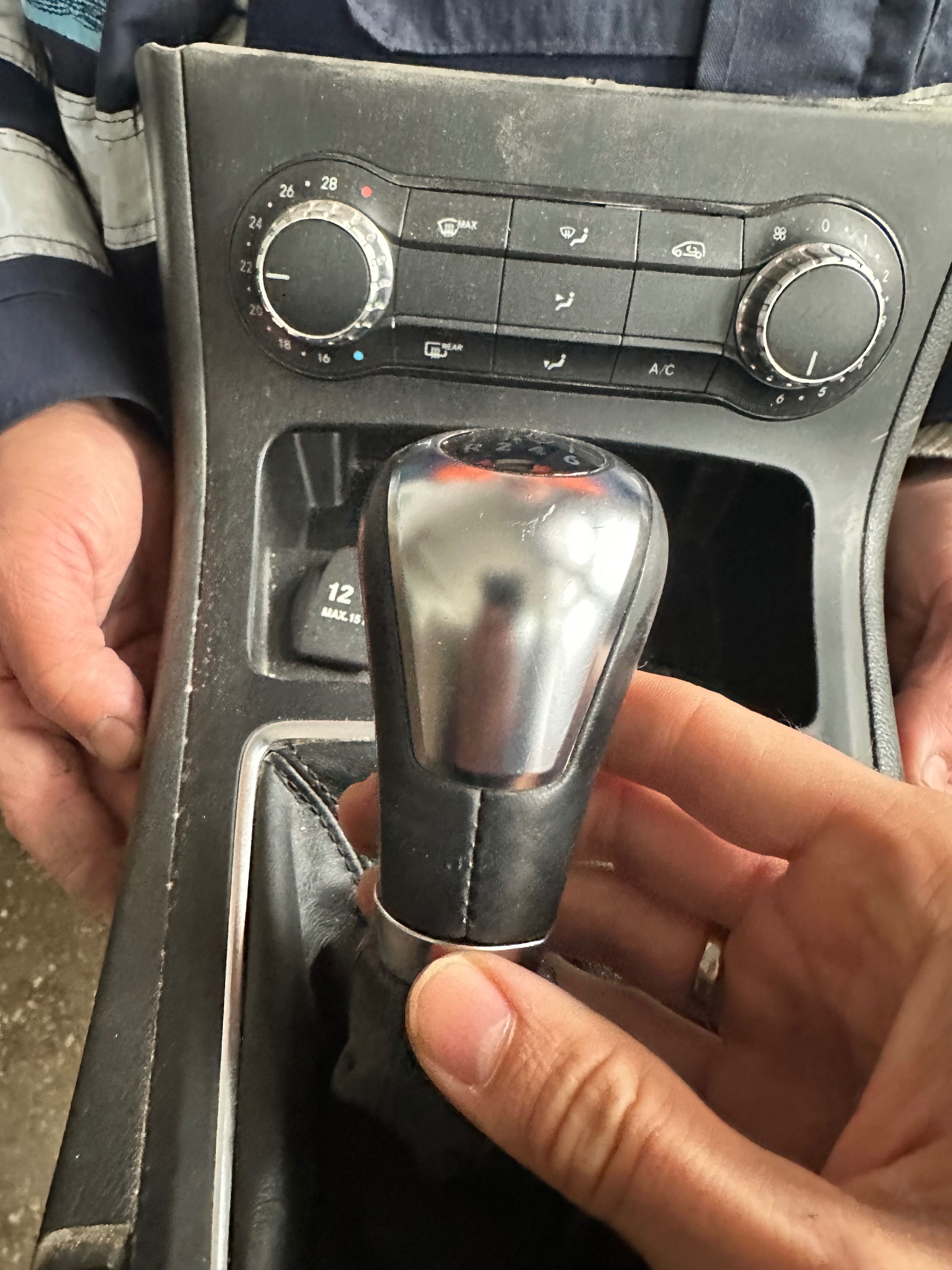 Mercedes B klasa W246 A klasa W176 CLA W117 GLA gałka biegów lewarek