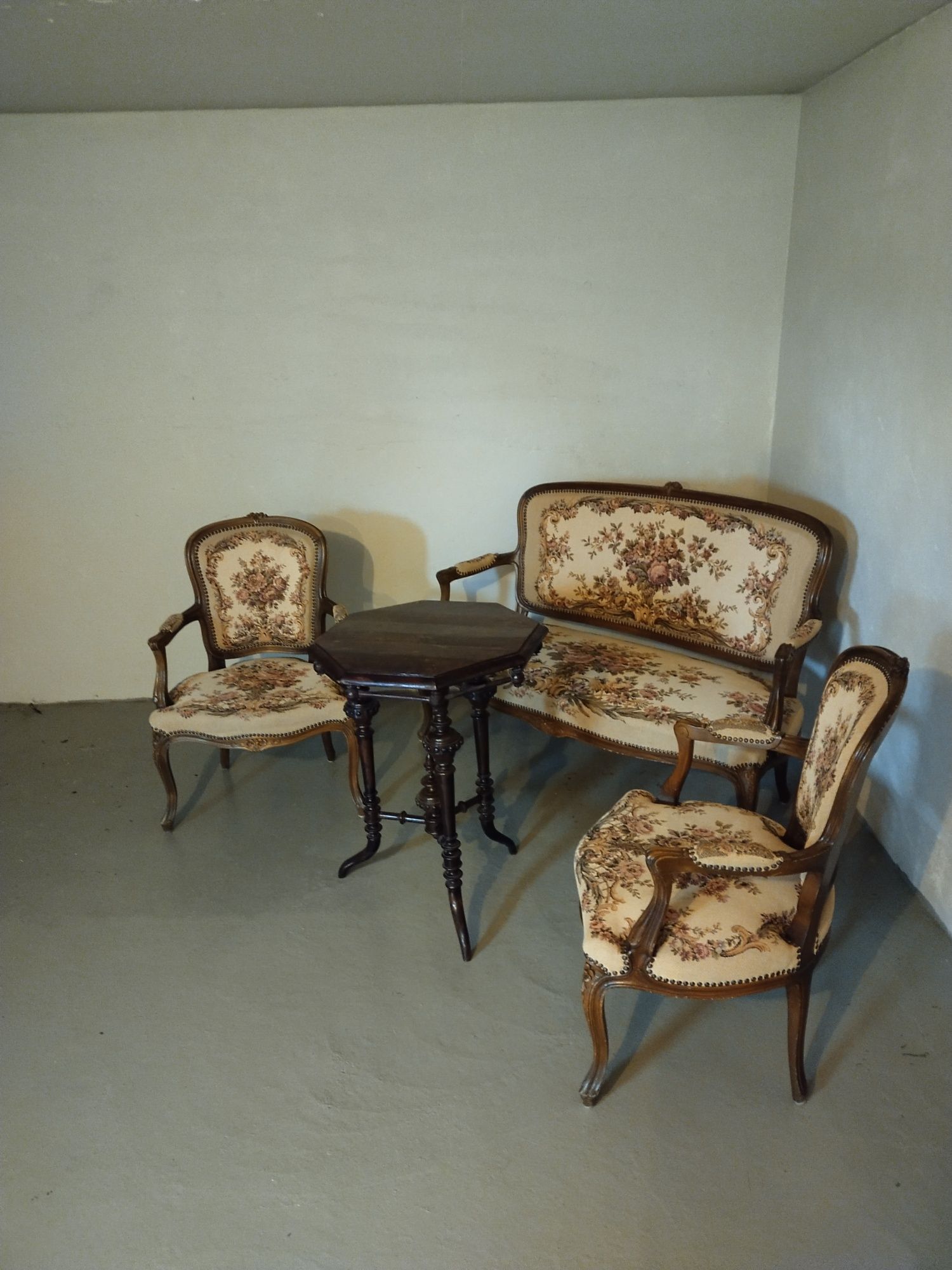 Meble "Ludwik" 2 fotele,sofa+ stolik