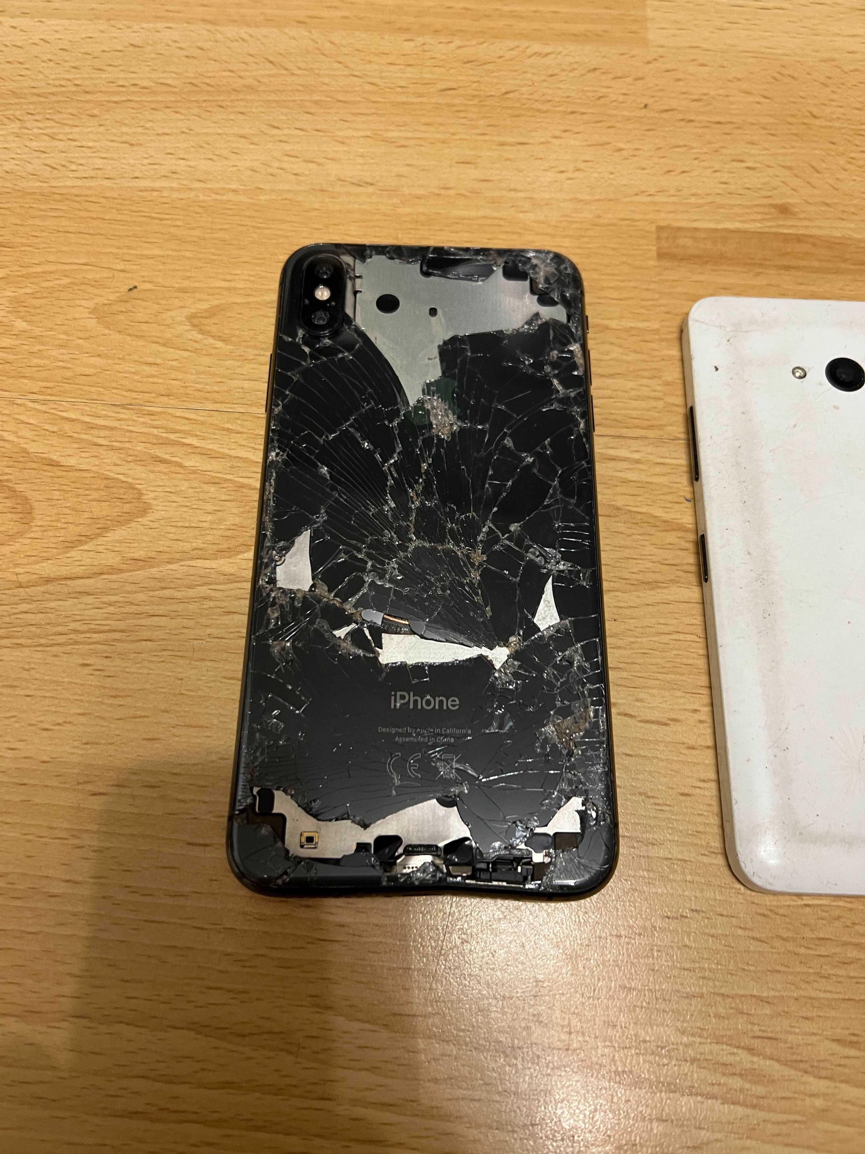 Zestaw uszkodzonych telefonów, iPhone XS Max, Samsung, Xperia, Lumia