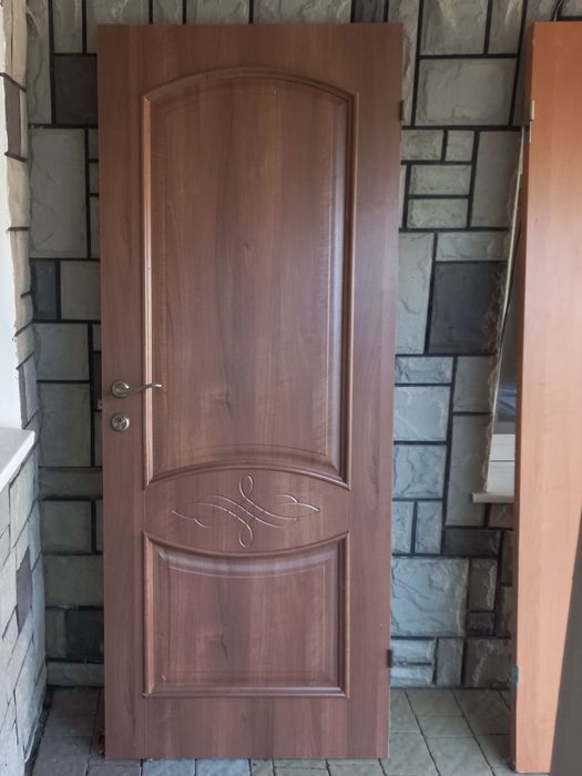 Продаються двері в ідеальному стані