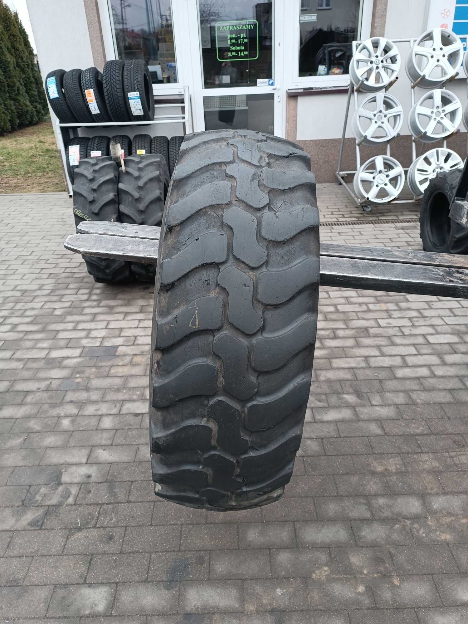 365/80R20  14.5R20 Dunlop SP T9 Tubeless