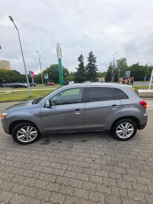 Mitsubishi ASX syndyk sprzeda samochód osobowy Mitsubishi ASX