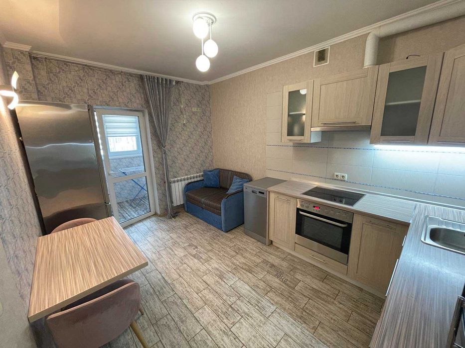 Оренда квартири (спальня+кухня-студіо), метро Осокорки 3 хв. пішки.