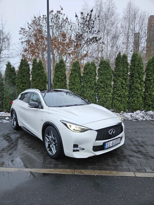 Infiniti Q30 Q30S 2.2D - Bardzo mały przebieg - Wersja Sport - Panoramiczny dach