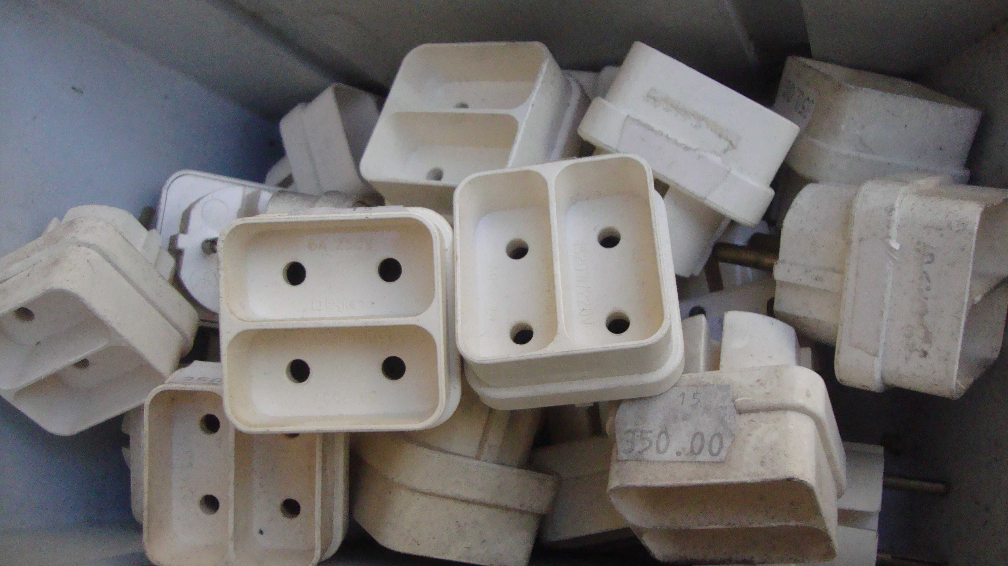 Vendo muitos Materiais de Eletricidade Sobrantes de Div. trabalhos
