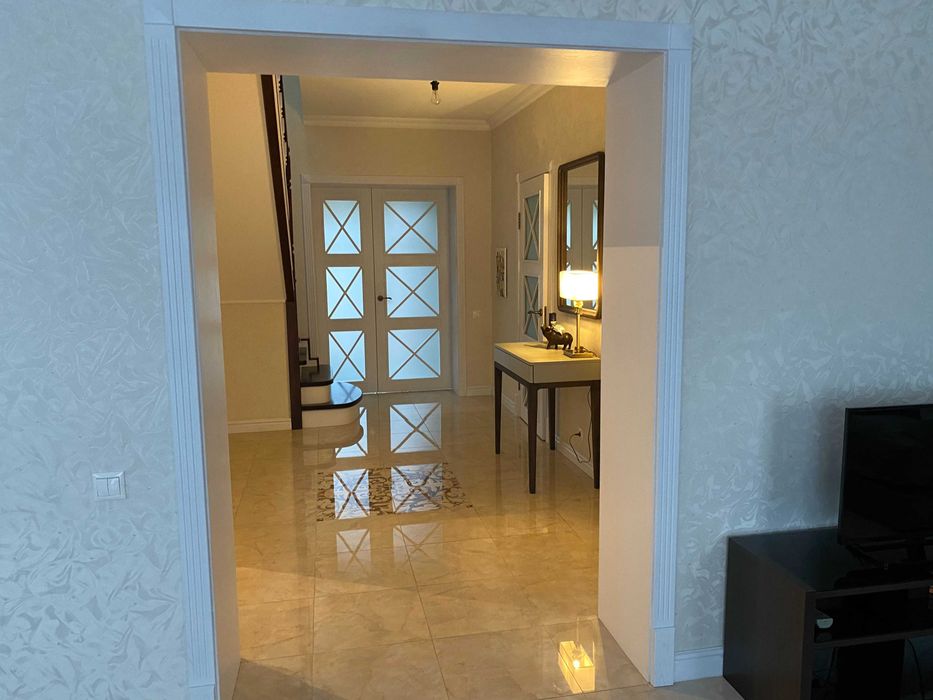 Мятна 10, Жуляни, продам будинок в котеджному містечку