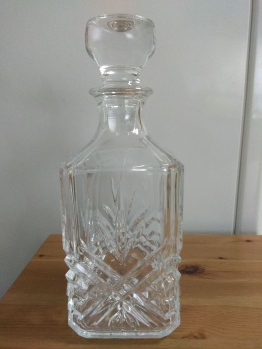 Garrafa de cristal nova