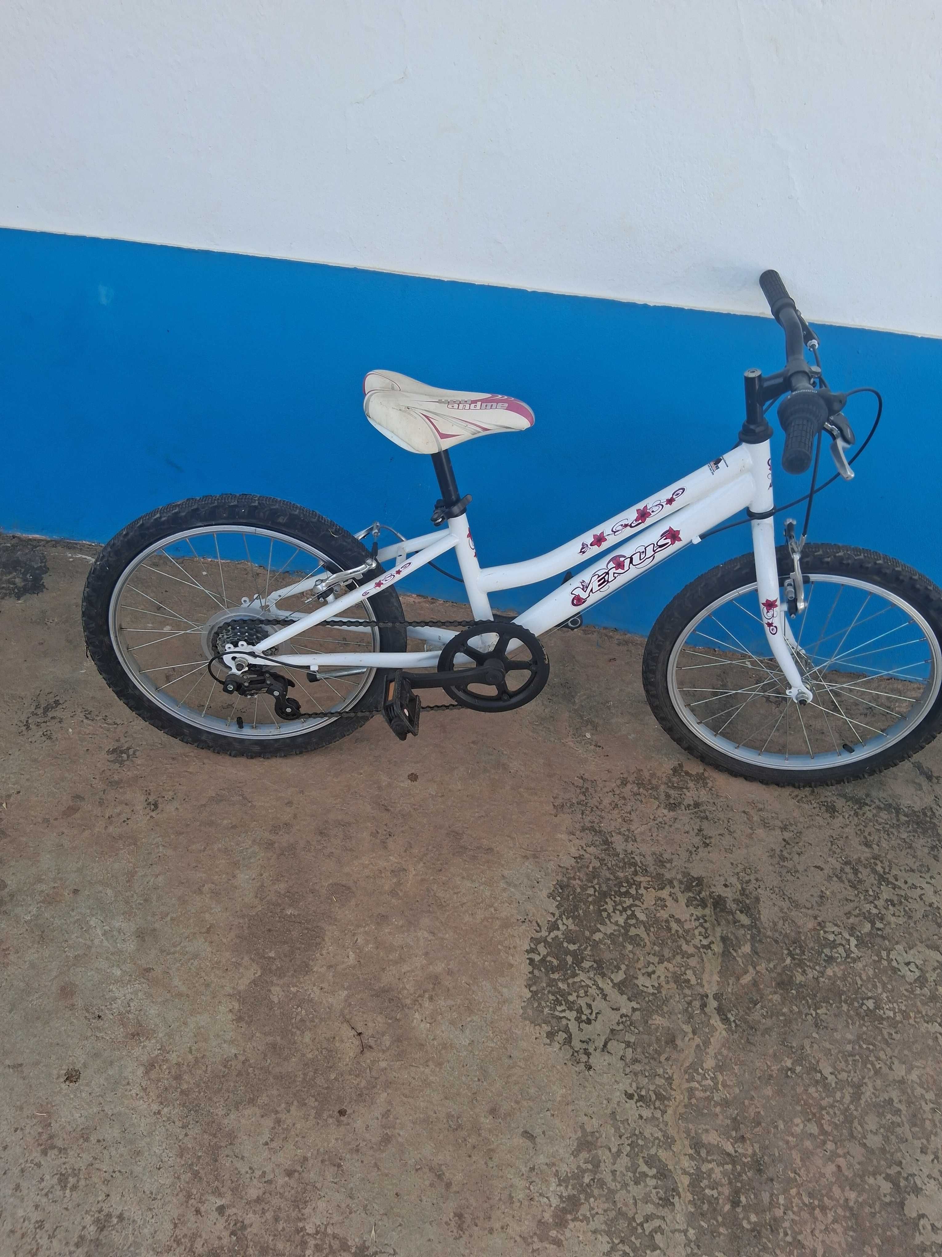 Bicicleta de menina