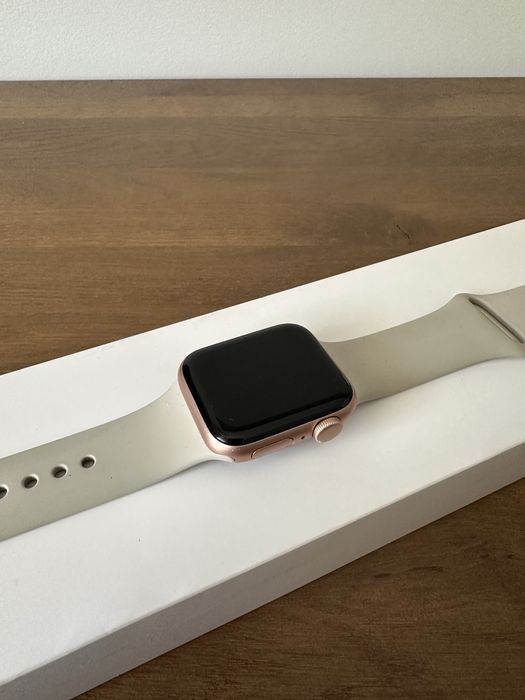 Zegarek Apple Watch SE