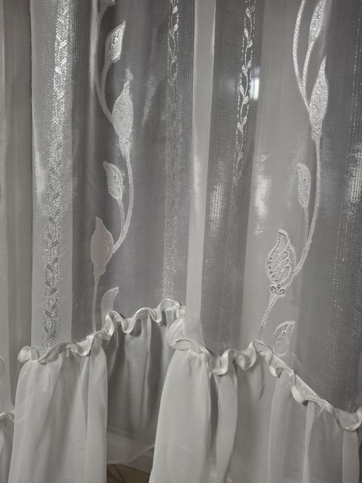 Штора-арка біло-срібляста в ідеальному стані