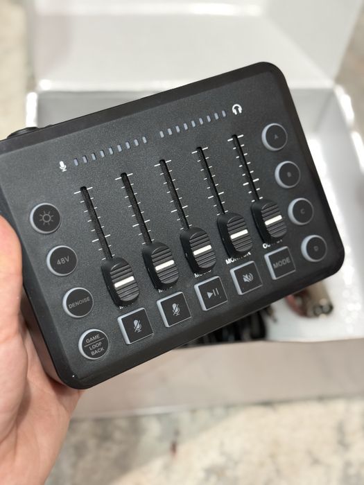 F9 Live Sound Card (Звукова карта для прямого ефіру)