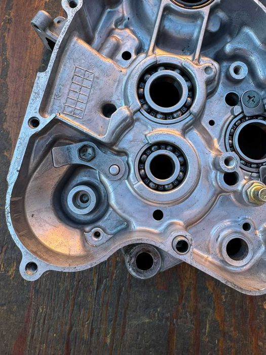 kartery karter komplet blok pokrywa lewy prawy suzuki rm 85 r 02-04