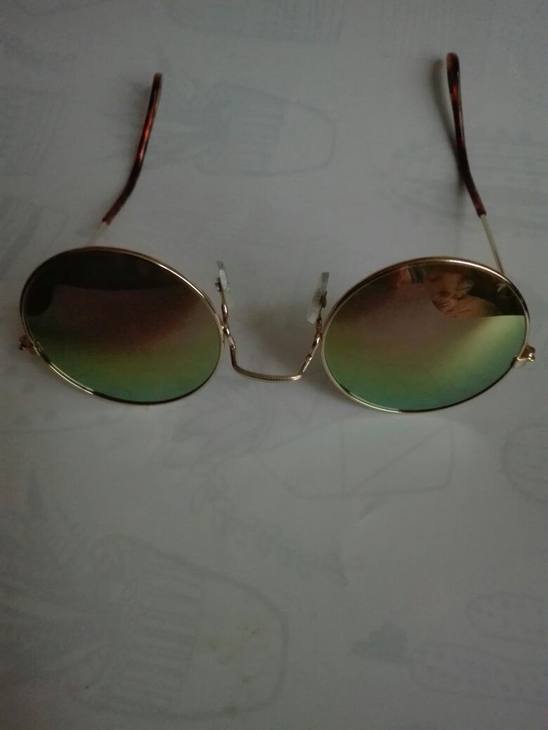 Okulary Lenonki ( z USA ) -" Leon Zawodowiec"