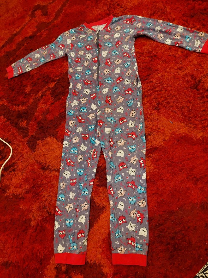 Piżama / kombinezon / Ok. 134 cm / sowy