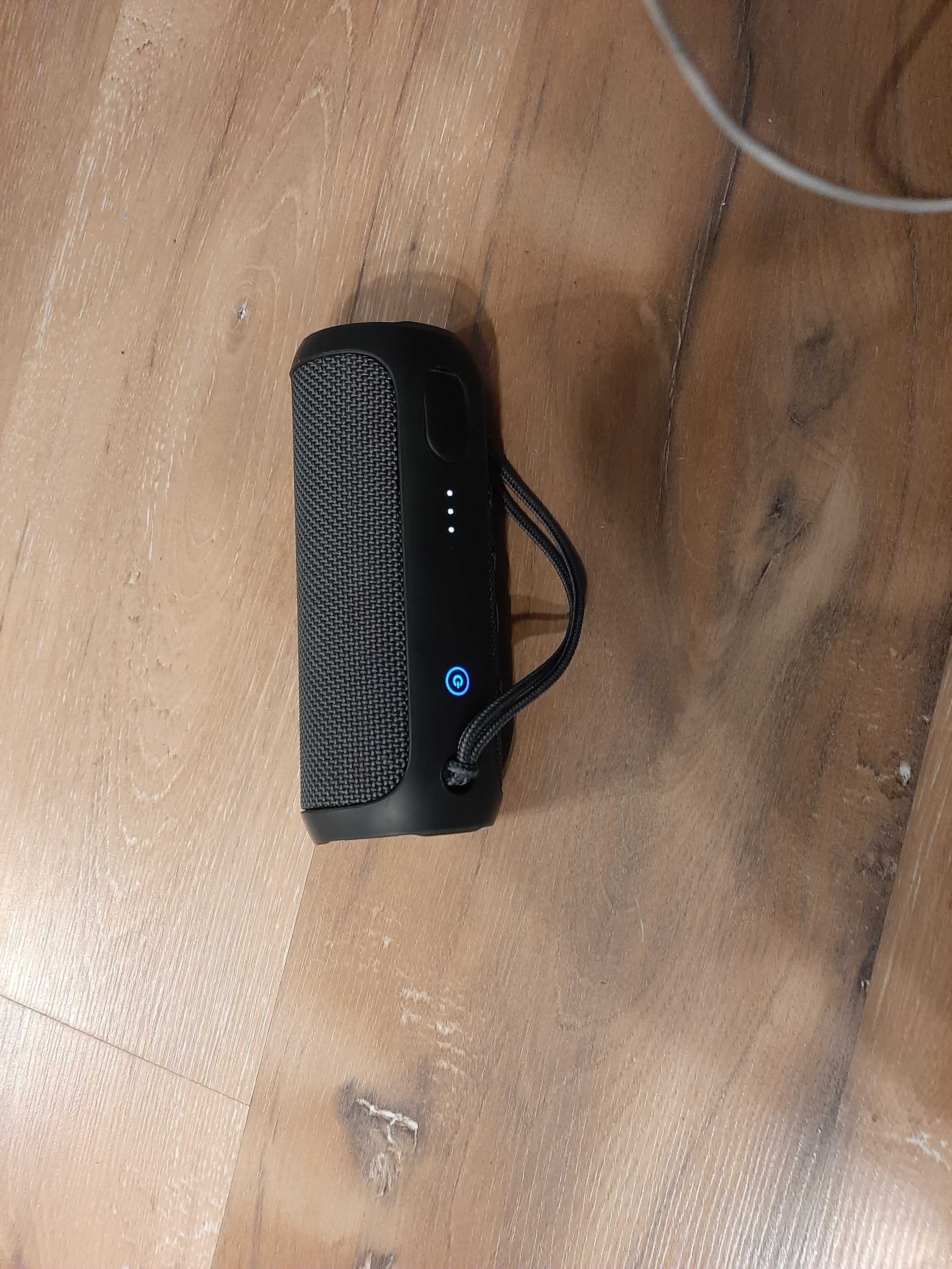 głośnik jbl essential