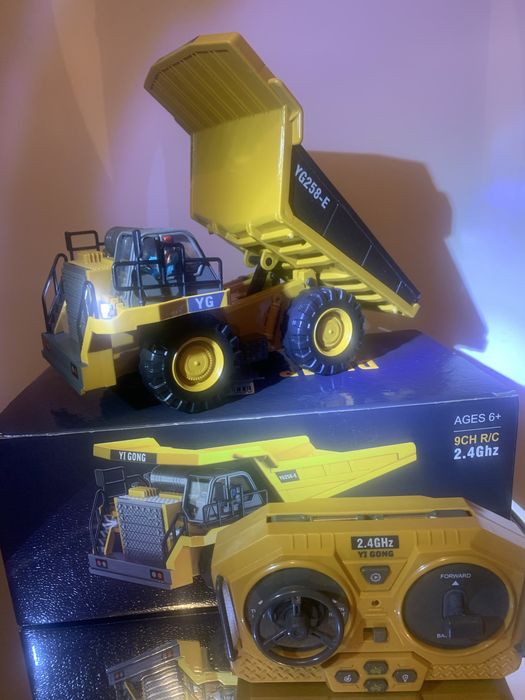 Самоскид на пульті радіокеруванні 9 каналів