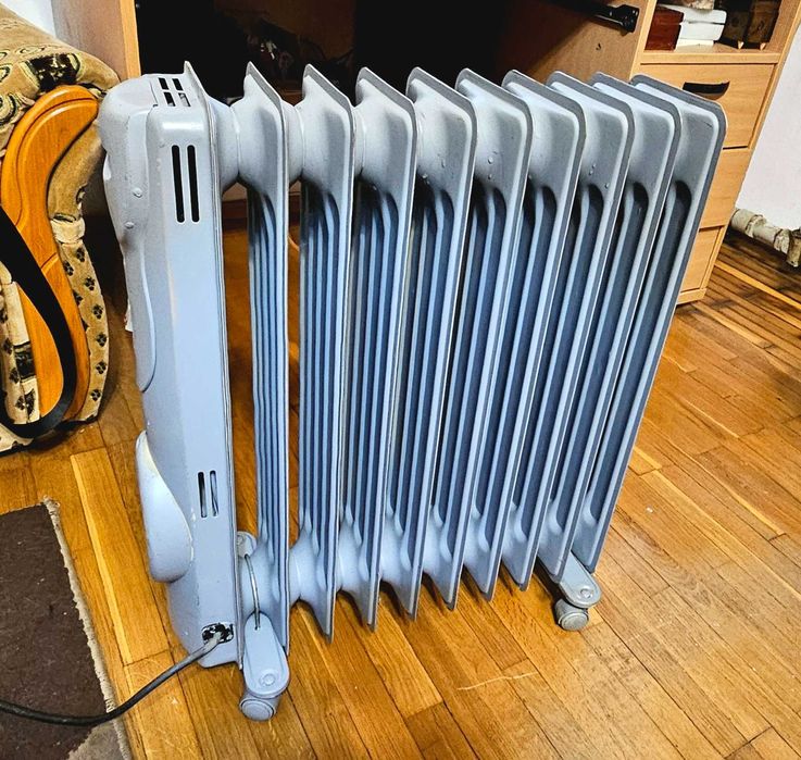 Продам масляная батарея 10 секций с тепловентилятором RAINFORD 1/2Квт