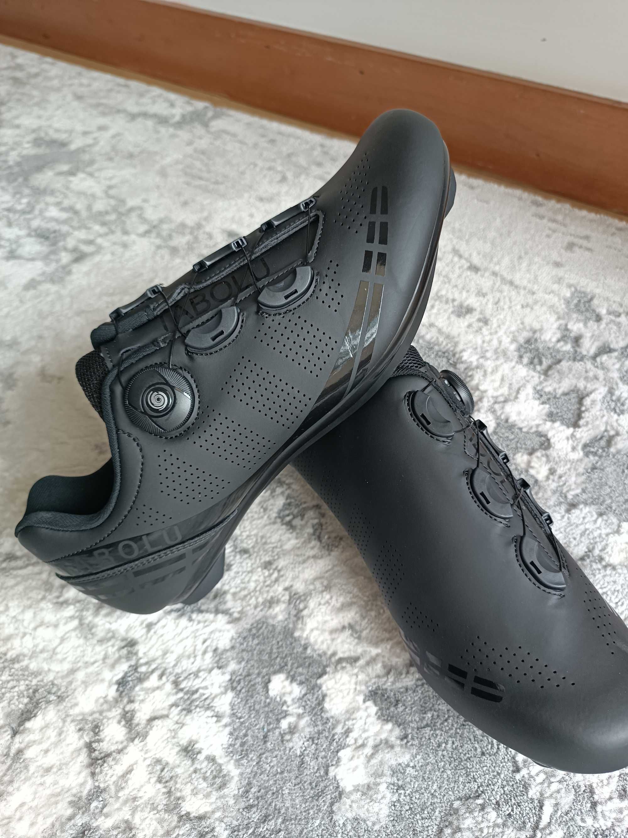 Equipamentos de ciclismo/BTT Capacetes Meias Selins Sapatos Óculos etc
