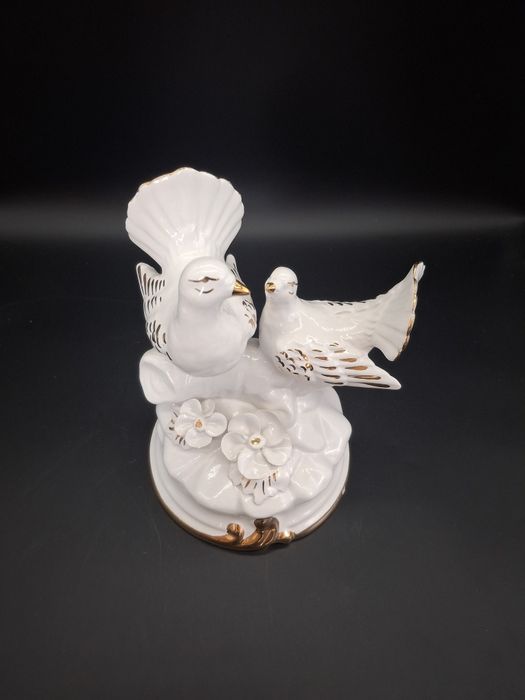 Figurka porcelanowa -gołąbki