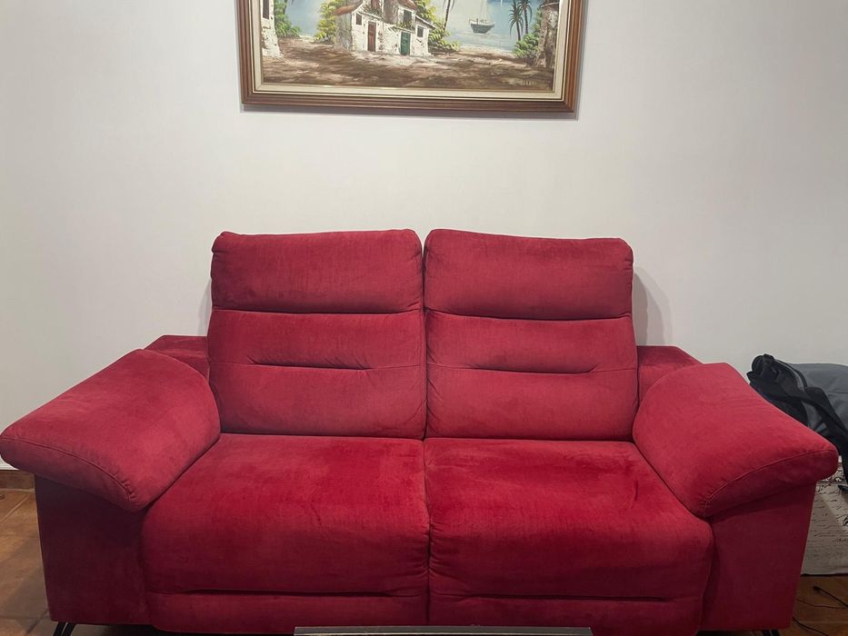 Sofá vermelho 2 lugares