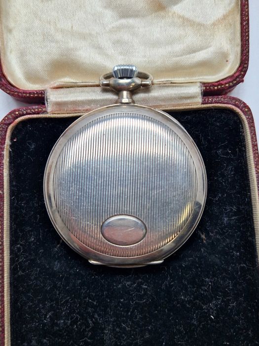 Zabytkowy zegarek kieszonkowy Omega Suisee