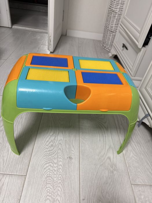 Стіл іжачок конструктор