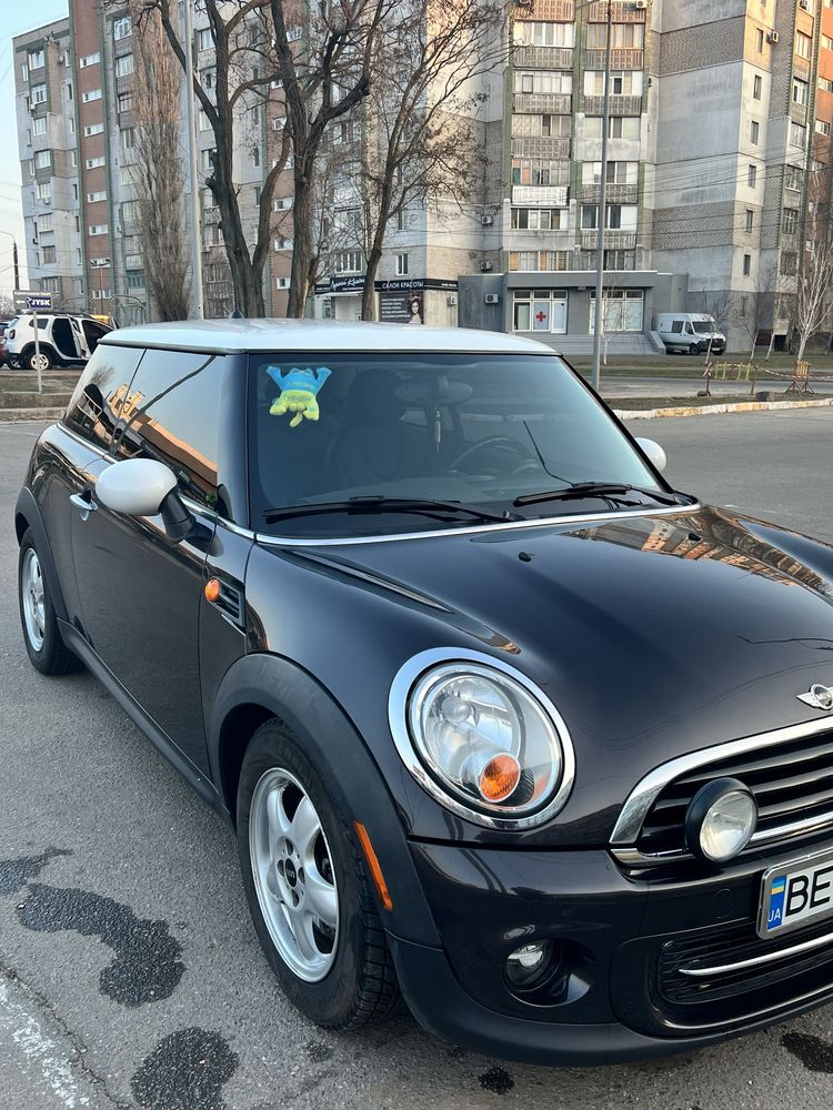 Автомобиль Mini Cooper